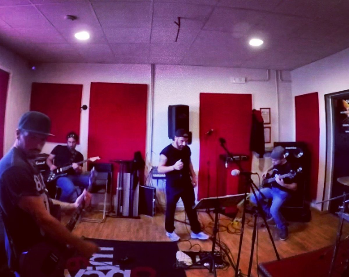 JoelSepelJOELSE's tweet photo. #CRUMBLENOT #WorkingInProgress #GainStudios #CrumbleNotPlayingToCompose #Composing #Musicians #PowerFrontMen🎼
#CrumbleNotBand #WORKINPROGRESS #ItalianRockBand #cn #Performers #Rockers #joelse #JOELESEPEL #JoelSepel #RockComposers @joel_sepel @DottGuarino
https://t.co/1hR8GTs2Xp https://t.co/baueUYPPmI