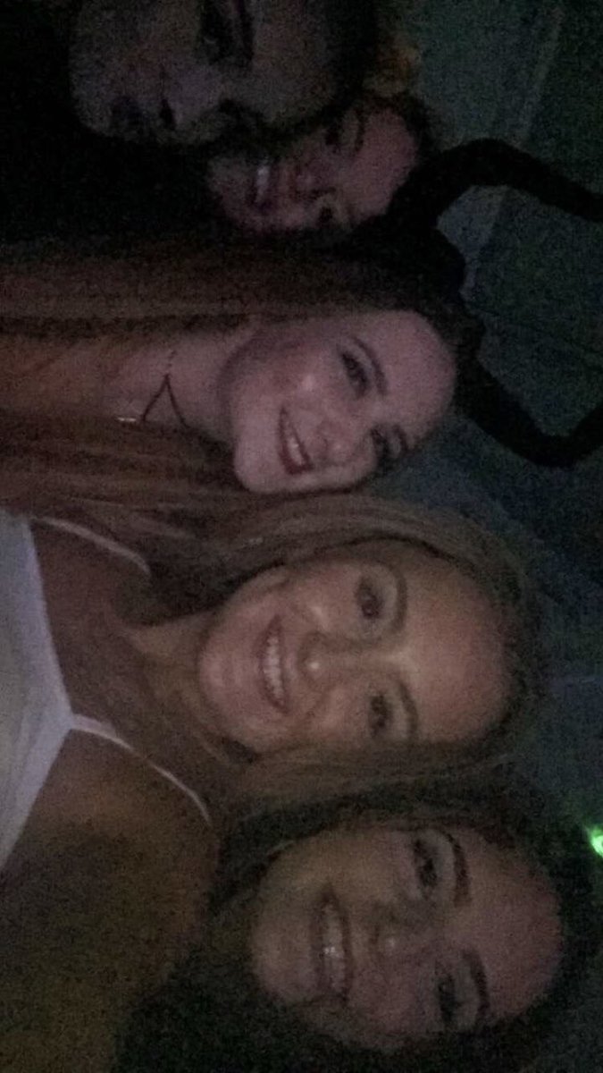 @louisashaw_ happy bday gal!! hope you have an amazing day!!🥂💋xxx