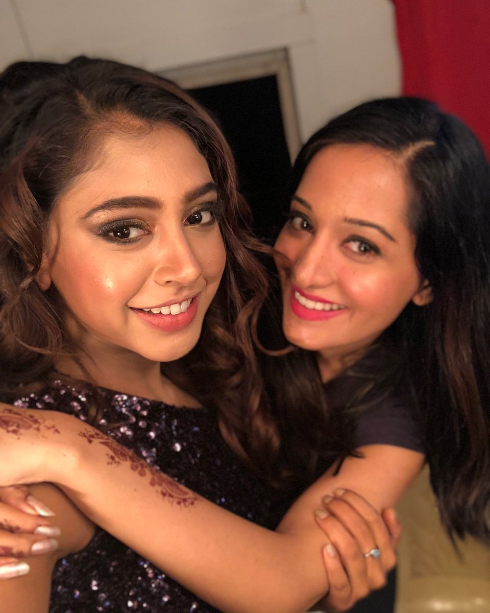 TellyTalkIndia's tweet photo. How many hearts &amp; RTs for this picture of #NitiTaylor &amp; #PreetikaRao?! https://t.co/VdmUWxV5An
