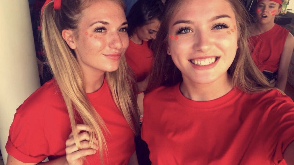 louiseeforder's tweet photo. @meganhowden happy birthday!!🤪🤩 hope you have the best day, can’t wait to be home to celebrate with you!🥂💛 love you lots xxxx https://t.co/AkXAUGYGDz