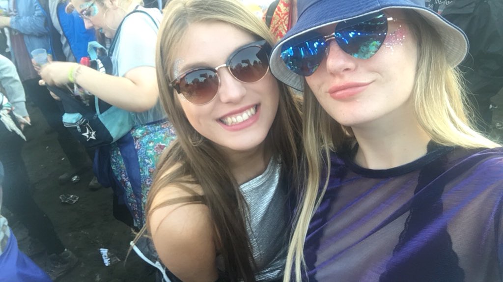 louiseeforder's tweet photo. @meganhowden happy birthday!!🤪🤩 hope you have the best day, can’t wait to be home to celebrate with you!🥂💛 love you lots xxxx https://t.co/AkXAUGYGDz