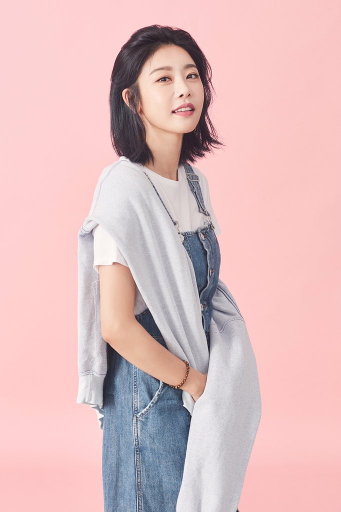 러브스코어 프로필사진공개!
-
윤오름役 소진

음악과 사랑에 솔직한
싱어송라이터를 꿈꾸며 제주도에서 상경한 소녀
-
#대학로 #로맨스연극 #러브스코어
#오름 #소진 #프로필소개
#상명아트홀_1관 #창작하는공간