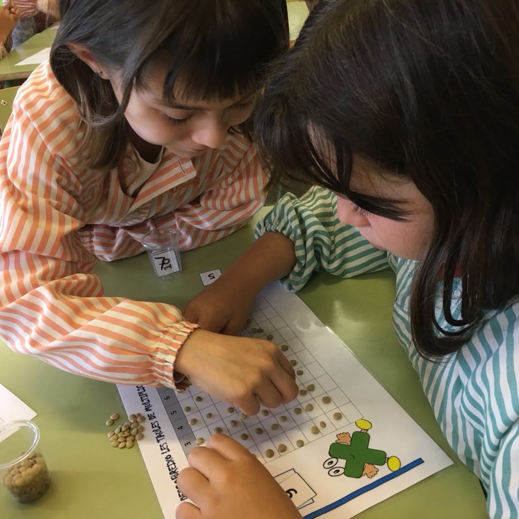 escolasantjoan's tweet photo. Treballem les taules de multiplicar #mates #taules #multiplicacions #calculem #manipulem #juguem #taulamontessori https://t.co/rleNE0MZKM