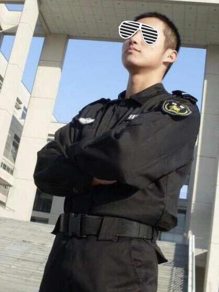 RoyuePolice's tweet photo. 骚0都喜欢被我穿着警服干 https://t.co/usc1M0KDab