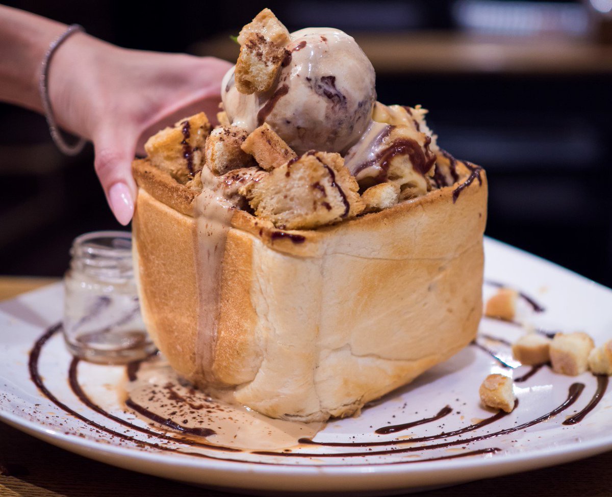 GoToMelbourne's tweet photo. Kamu siap untuk World Chocolate Day yang bakal dirayakan Sabtu, 7 Juli 2018 ini? Ikuti daftar yang disusun @WhatsOnMelb berikut untuk memulai petualangan manismu. https://t.co/qTHt55MpoX Foto: Whats On Melbourne https://t.co/GtpvrTL8DU