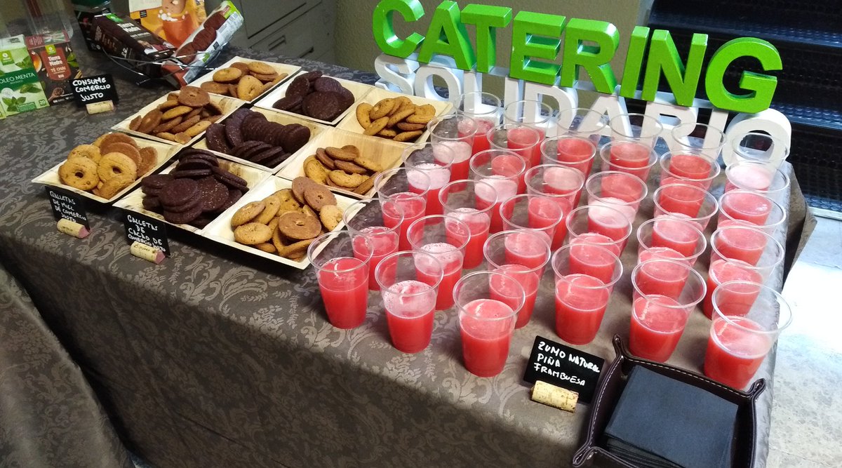 catrinsolidario's tweet photo. Hoy acabamos con el tercer de los desayunos para el congreso #cilme2018 de @Red_RILME que se ha celebrado en @UAM_Madrid
Mañanas llenas de energía con nuestros zumos naturales 🍹 y productos de #ComercioJusto 🍪🍫☕
Gracias por apostar por un #ConsumoResponsable @CilmeCongreso https://t.co/OwqUZCvSDc