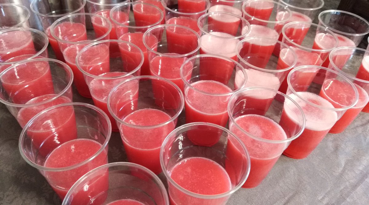 catrinsolidario's tweet photo. Hoy acabamos con el tercer de los desayunos para el congreso #cilme2018 de @Red_RILME que se ha celebrado en @UAM_Madrid
Mañanas llenas de energía con nuestros zumos naturales 🍹 y productos de #ComercioJusto 🍪🍫☕
Gracias por apostar por un #ConsumoResponsable @CilmeCongreso https://t.co/OwqUZCvSDc