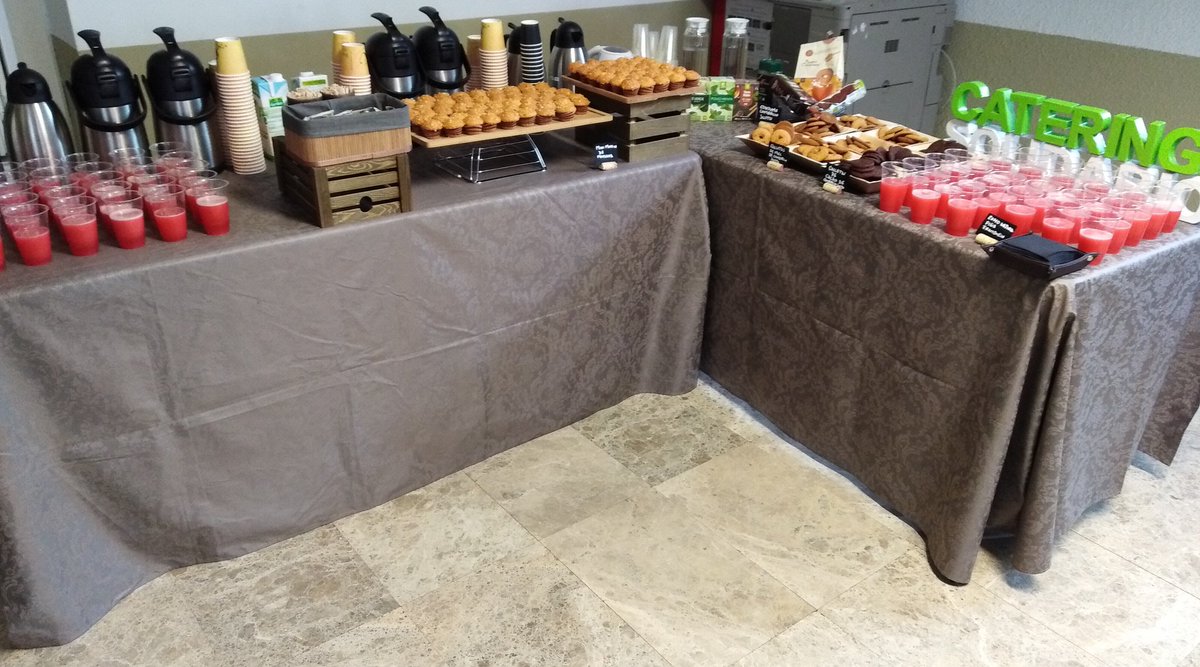 catrinsolidario's tweet photo. Hoy acabamos con el tercer de los desayunos para el congreso #cilme2018 de @Red_RILME que se ha celebrado en @UAM_Madrid
Mañanas llenas de energía con nuestros zumos naturales 🍹 y productos de #ComercioJusto 🍪🍫☕
Gracias por apostar por un #ConsumoResponsable @CilmeCongreso https://t.co/OwqUZCvSDc