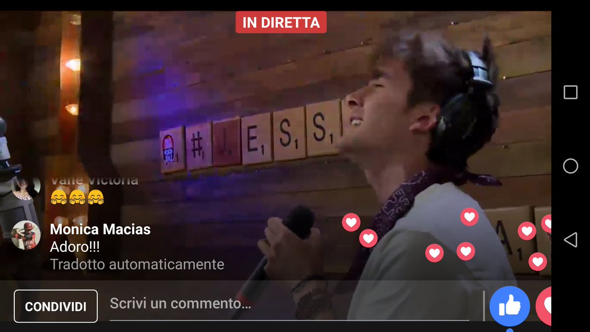 Ilaria_Giorgett's tweet photo. Anche noi siamo sempre con voi. Grazie per queste dirette, ci fanno sentire più vicini.@dvicioficial @ItaliaDVICIO @ulire79 #QueTienesTu https://t.co/ojuyhZe4XL