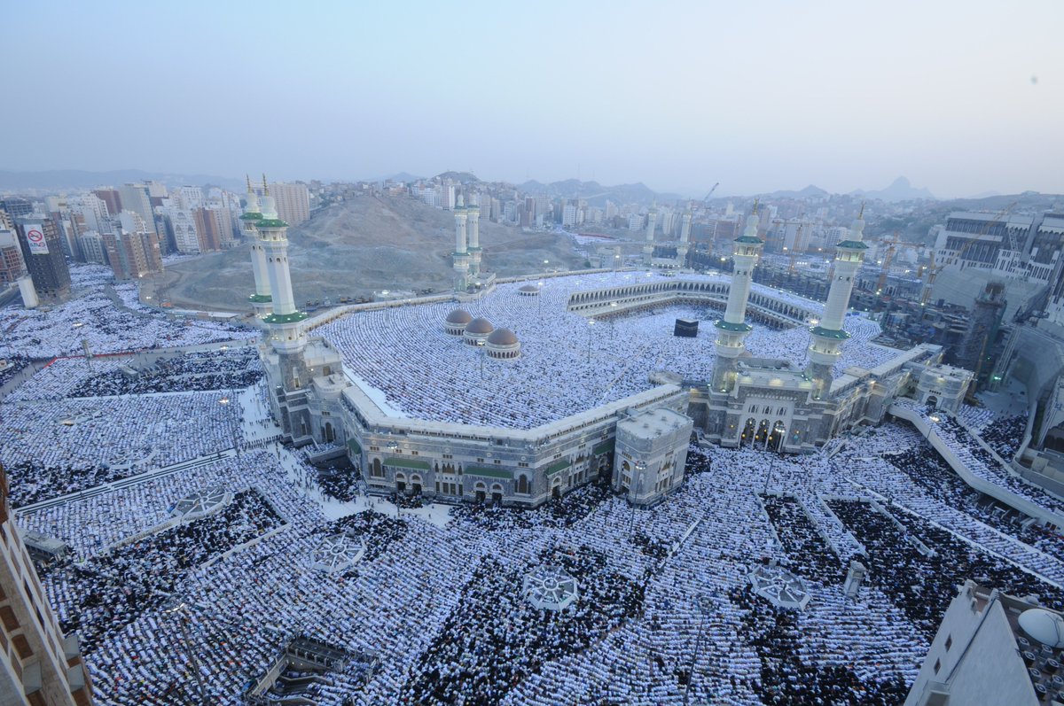 ALMISNID's tweet photo. متى #العيد؟
متوقع ألا يُتم شهر #رمضان 30 يوما،
وأن ينتهي في اليوم الذي بدأ فيه (الخميس)، شريطة ألا يكون في السماء #سحب أو #غبار تحُول دون الرؤية وذلك يوم الترائي الخميس14يونيو
علما أن #الهلال يومها سيكون له مكث في أفق #مكة قدره 43 دقيقة
وعليه يكون العيد الجمعة 15يونيو والله أعلم. https://t.co/s0i4BCR0TI