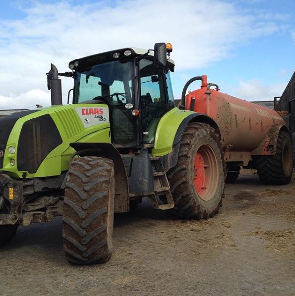 AbbeyMachinery's tweet photo. #claas #singleaxel #abbey #pumping #sucking #mint #slurry2k18 📸:@uk_agri_spec https://t.co/feSAXDXMuO
