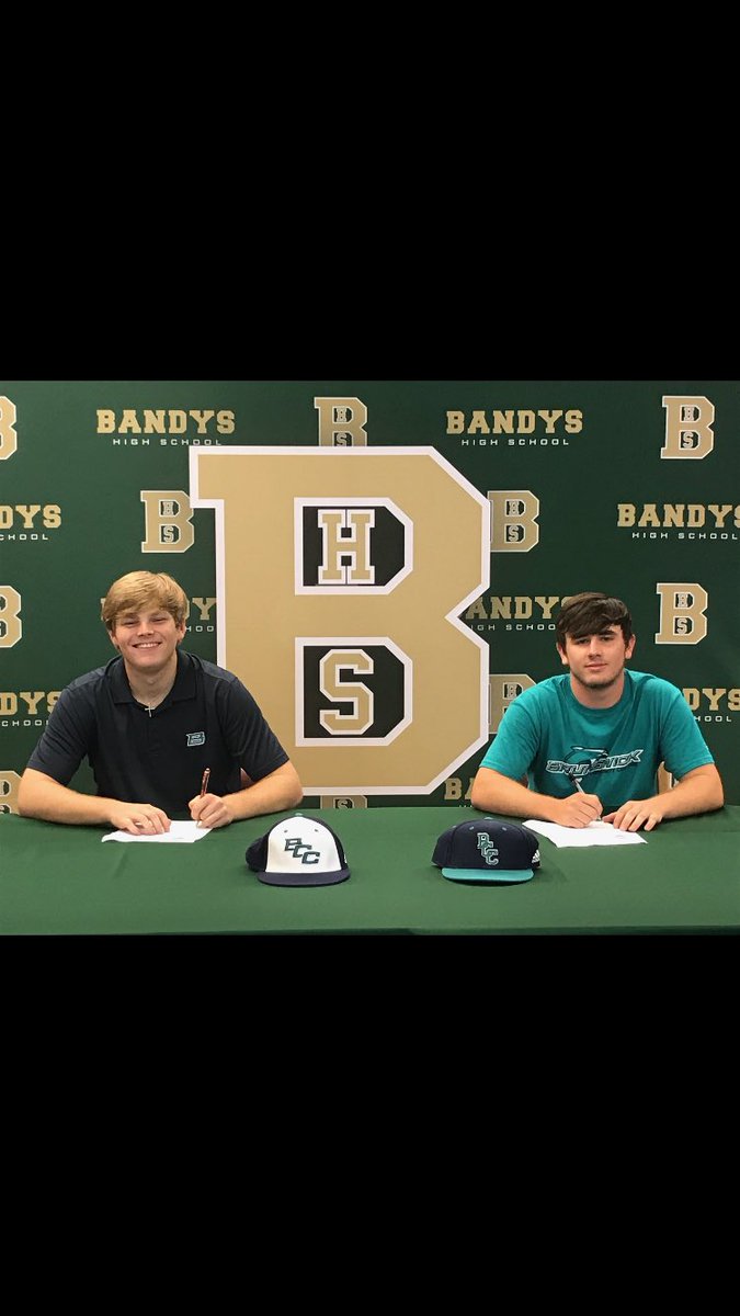 crowej82's tweet photo. Thankful for all my family, coaches, and friends who have got me to this point. I’m truly blessed to be a fin!🐬⚾️ @bcc_dolphins ready to get to work next year https://t.co/wCVpjhSmEv