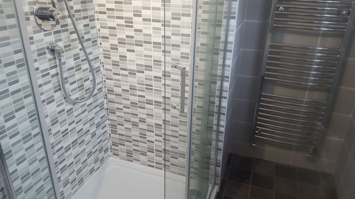 NichollsLtd's tweet photo. Sometimes its hard to squeeze the whole bathroom in the picture! https://t.co/15rrEdGMB0