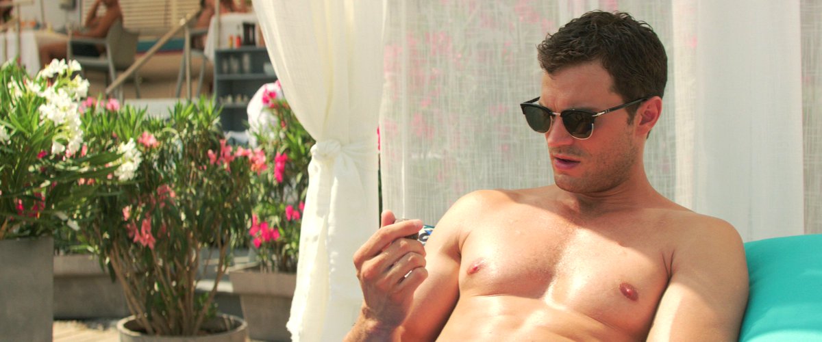 RoratoSilvia's tweet photo. #JamieDornan #ChristianGrey #SoCool ππ₯π₯ #SoSexy #BodySoPerfect #Honeymoon #FiftyShadesOfFreed Thanks so much @EverythingJDcom @HollyMasen https://t.co/c0Nf7MaUu3