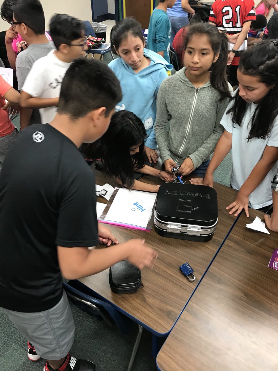 PVE_Heath's tweet photo. May the force be with these 5th graders, soon to be wolves! #TesLeads #TESlight https://t.co/T4sgRrw8Fb