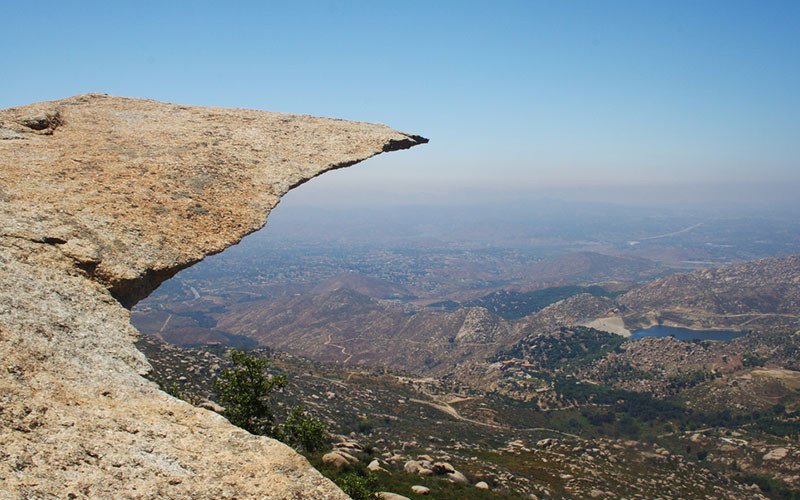TakeTimetoTrav1's tweet photo. One of my favorite things to do when I travel is go hiking! My favorite trail I've gone on so far is called Potato Chip Rock in San Diego, CA. Any suggestions on other cool trails?! #mkt400uwl https://t.co/N34E8wRPuh