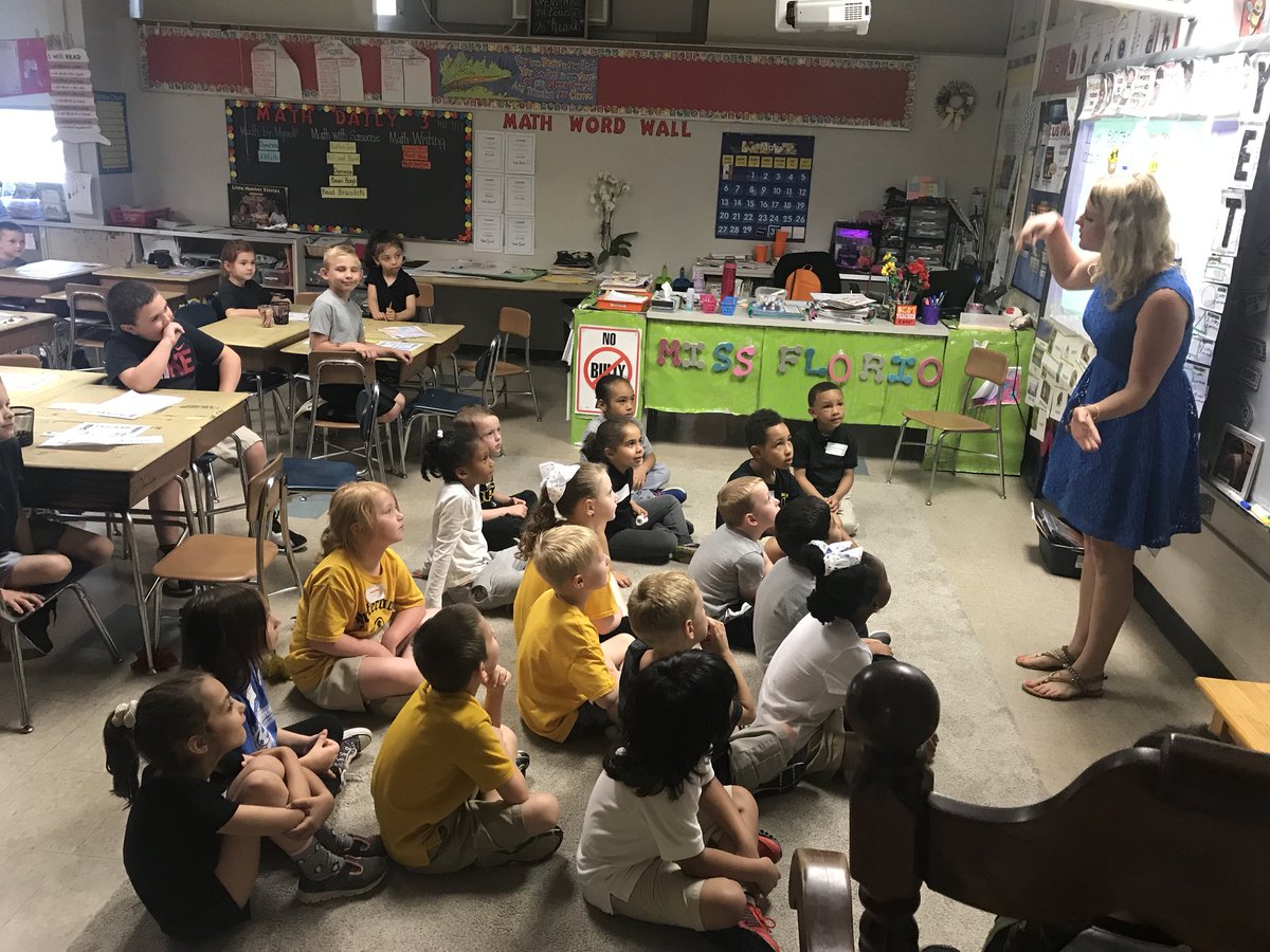 glenoldenschool's tweet photo. Kindergarten students visiting Glenolden to get ready for next year. #36pride https://t.co/rvN5YY4weI