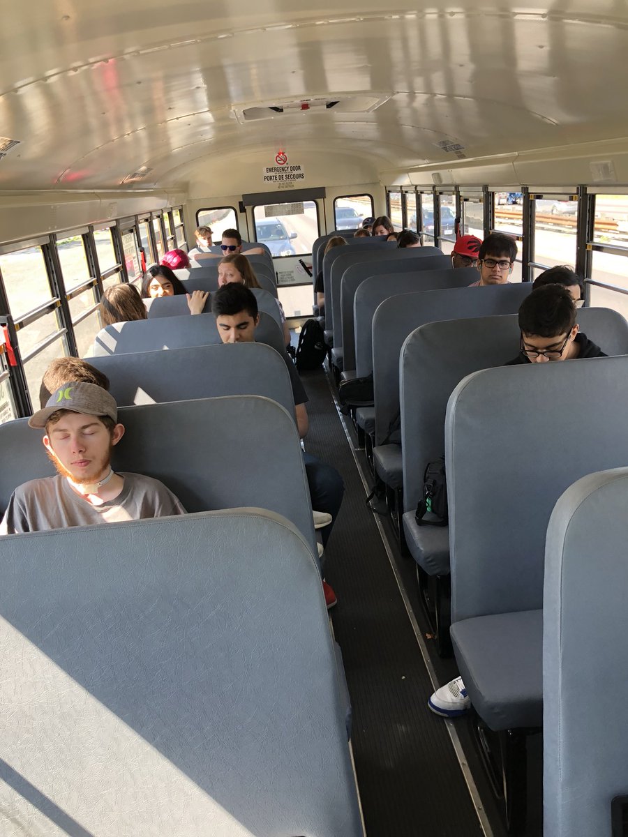teach_HUME's tweet photo. Not sure #the6 is ready for this group. Video in Day assignment on the streets of TO with Hume’s Gr.12s! @KielburgerSS @HDSBTechEd #cksscommtech #videoproduction #deadlinepressure https://t.co/Gjfwf881fi