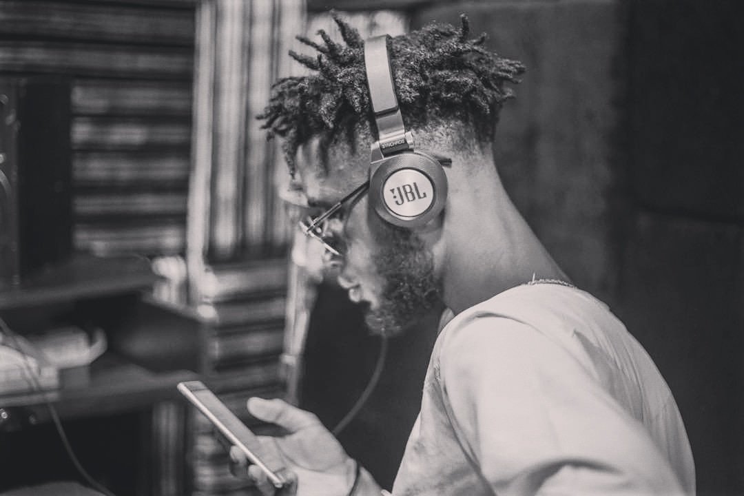 Idyl_Music's tweet photo. Vibes all night 🌃
.
.
#BetterLove 
#GracePikin 
#UniversalBoy https://t.co/WCNaQ6dijM