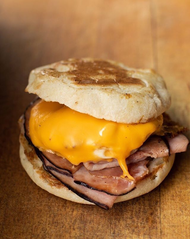 Division3Eats's tweet photo. D3 Daddy-O π·: @alexberliner @_abimages #Division3eats #Hollywood #GlassellPark #OdeToOurPops #DaddyO #EnglishMuffin #Ham #OMEgg #AmericanCheese #NotAlwaysABiscuit https://t.co/XtJqowQeff https://t.co/ZRUGJEBxrP
