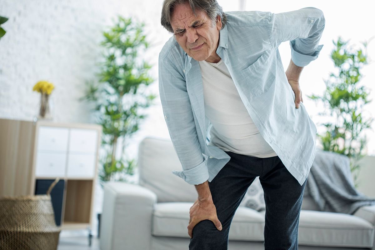 TandemHospital's tweet photo. A recent study suggests trying physical therapy first, for back pain, may ease the strain on the patient's wallet in the long term — and also curb reliance on opioid painkillers, which carry their own risks. Read more to find out how: https://t.co/ok3ki2Xy96 https://t.co/FWSmF74CR2