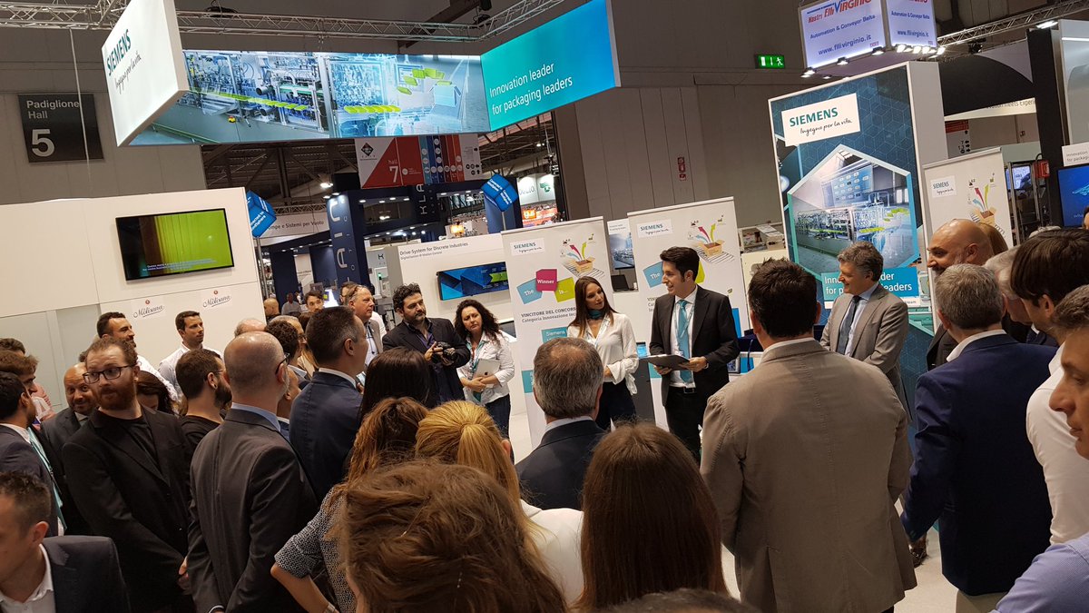 UCIMAorg's tweet photo. A #IpackIma2018 #Siemens premia l'innovazione con il Siemens Pack Award: #TechnoD #TiberPack e #Robopac le aziende premiate nelle tre categorie del contest >> @ipackima2018 #ucima #packaging https://t.co/rRHDWydImI