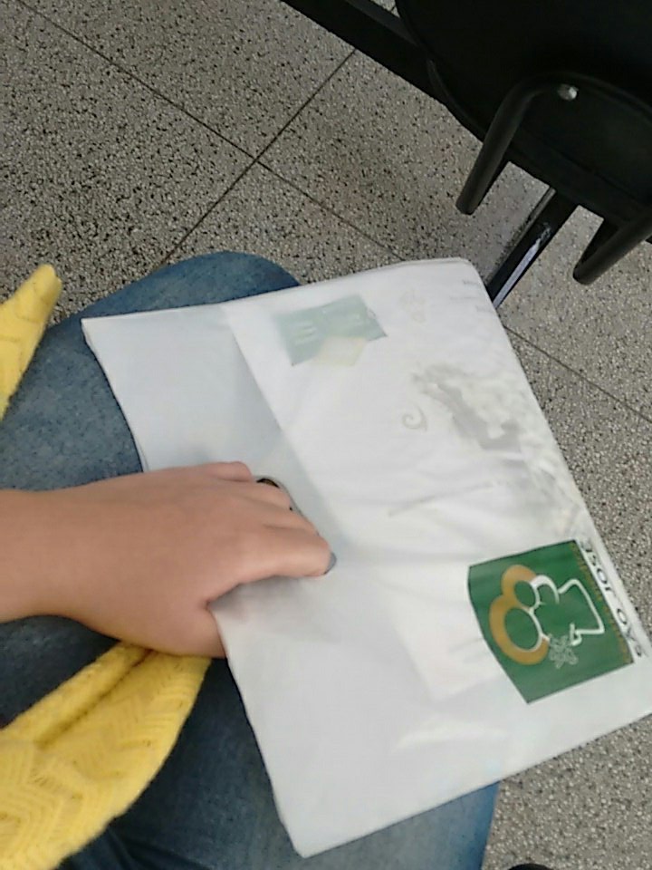 baacherry_'s tweet photo. E lá vamos nós entregar os exames! https://t.co/J8oAqgQSF1