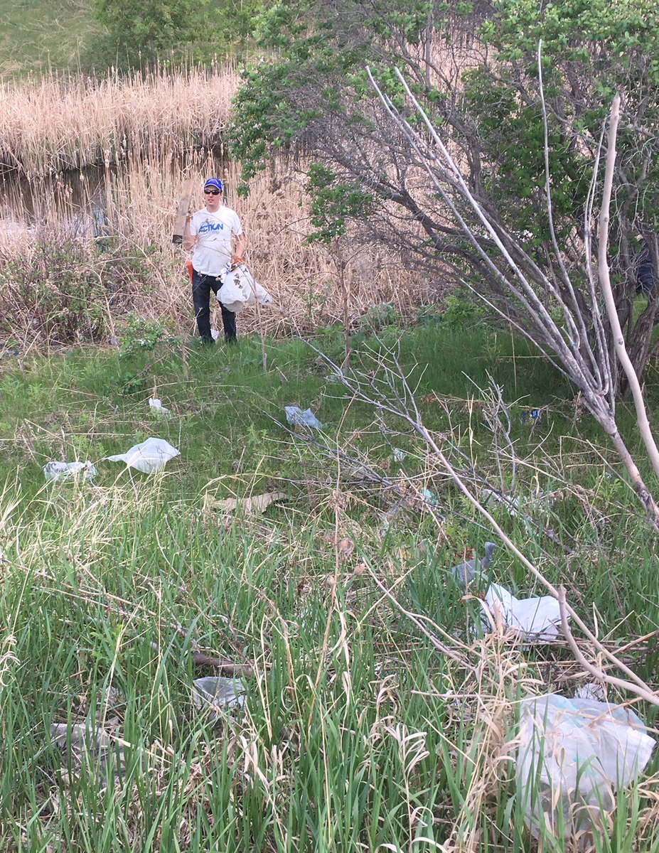 GreenActionCtr's tweet photo. Just a few pics of our cleanup this weekend on Omand's Creek... Thanks @CadFairview and @RAltemeyer for co-hosting this awesome #greenaction. https://t.co/NhhapDvTF5