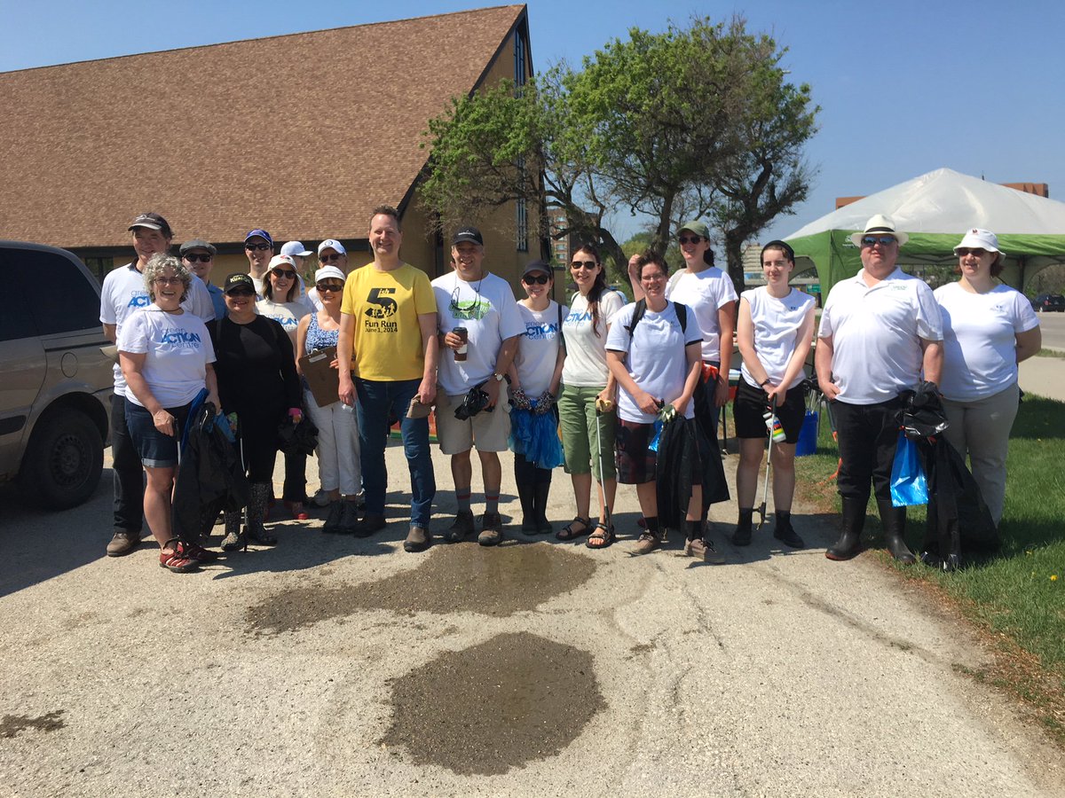 GreenActionCtr's tweet photo. Just a few pics of our cleanup this weekend on Omand's Creek... Thanks @CadFairview and @RAltemeyer for co-hosting this awesome #greenaction. https://t.co/NhhapDvTF5