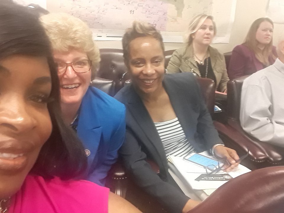 Stephanie Love tweet media