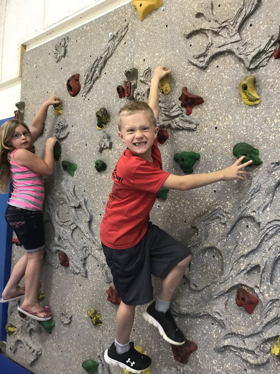 MrsWeldy's tweet photo. Rock wall and roller skating fun! #countonme #bhes180daysoflearning https://t.co/kLCABFmz1m