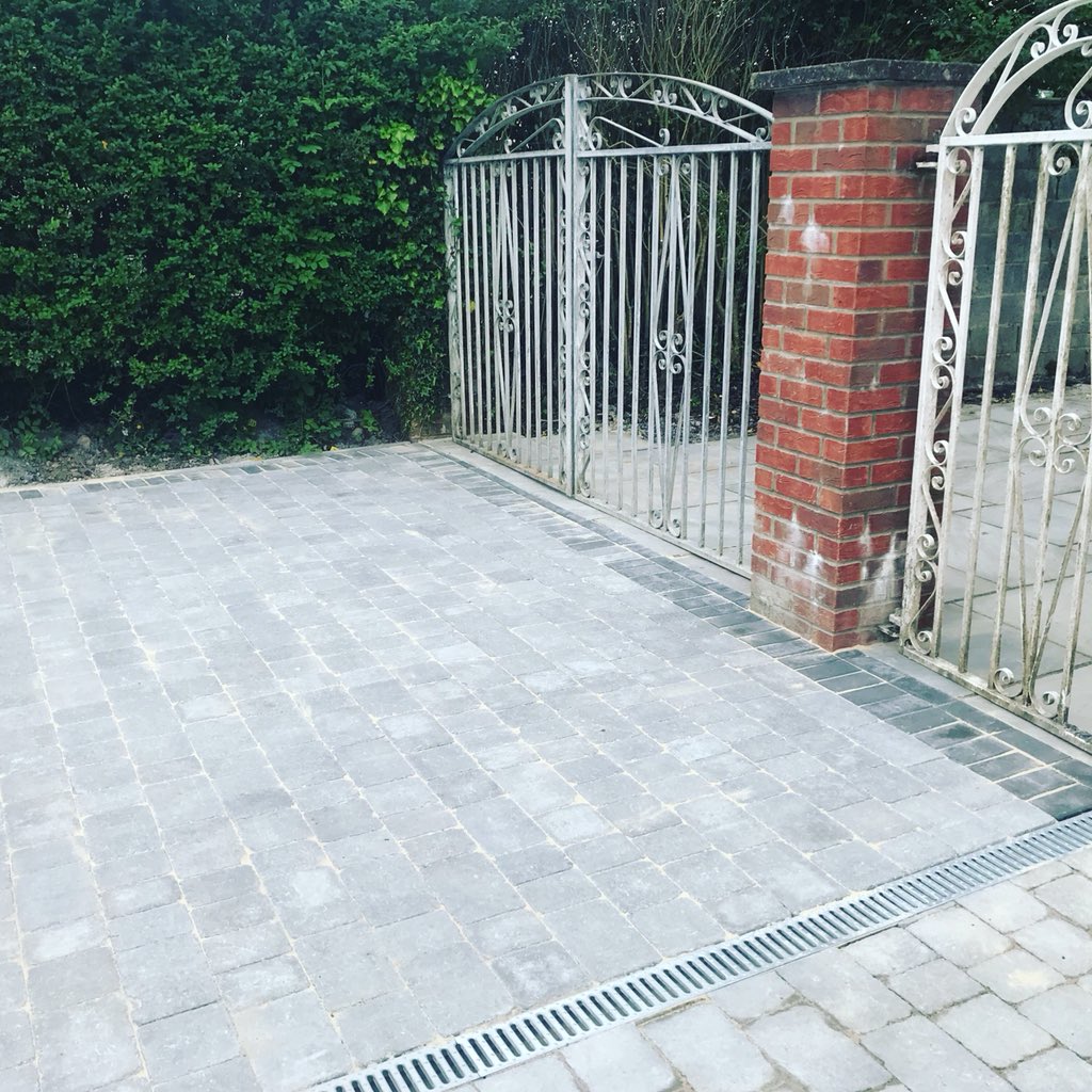 thecrane300's tweet photo. Finally finished this one big drive and a big patio area https://t.co/oTacuiT5Rt