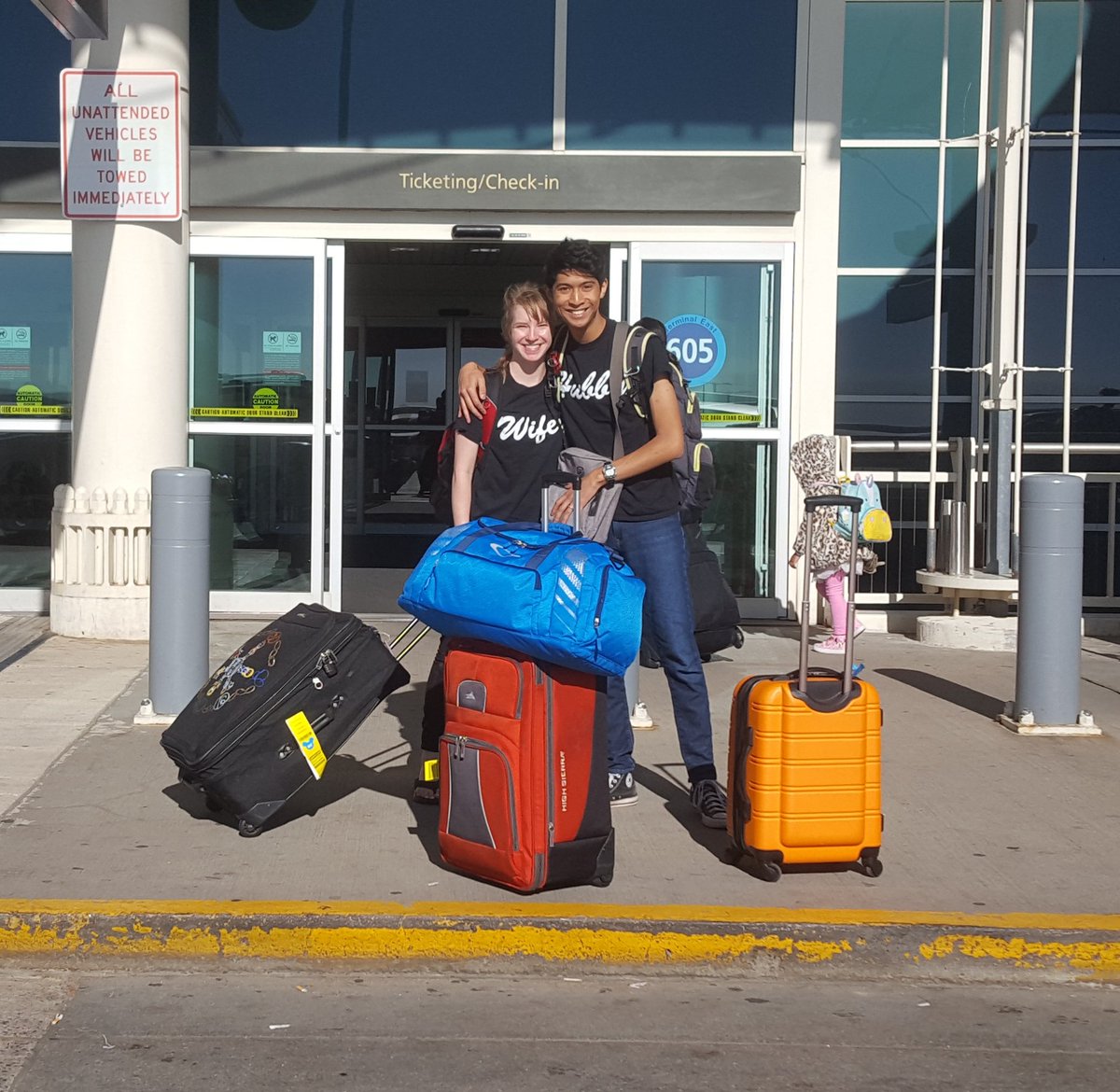 yhagood's tweet photo. And they're off to their honeymoon! #newlyweds #WhatAWonderfulCelebration #DeannanPaolo #CarryOn https://t.co/TD0c9hVuZ2