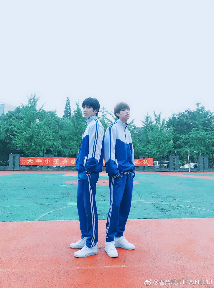 CpopisLOVE's tweet photo. TRAINEE 18 weibo update 

Guess what are they doing ? 🙄

#LuDingHao #JiangJingzuo 
#Trainee18 https://t.co/3XgL3FjKEC