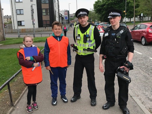 PSOSNorthEast's tweet photo. Another morning of educating drivers and montoring speeds in Hayton Road, Tillydrone, with pupils from Riverbank Primary. 5 drivers stopped, educated and took part in the pupils questionnaire. #MakingHaytonRoadSafer #TillyCPT https://t.co/ONF76uElCP