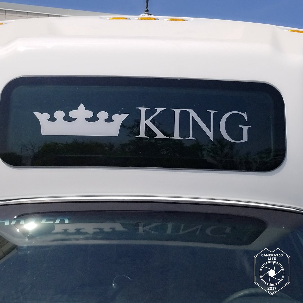 SpeedproErinM's tweet photo. Took us 15 minutes to install this #decalwork for our client's charter bus. If you are thinking of starting small with your #vehicle, call us for a free consultation.  #speedproerinmills #decals #print https://t.co/aaBIG615R8