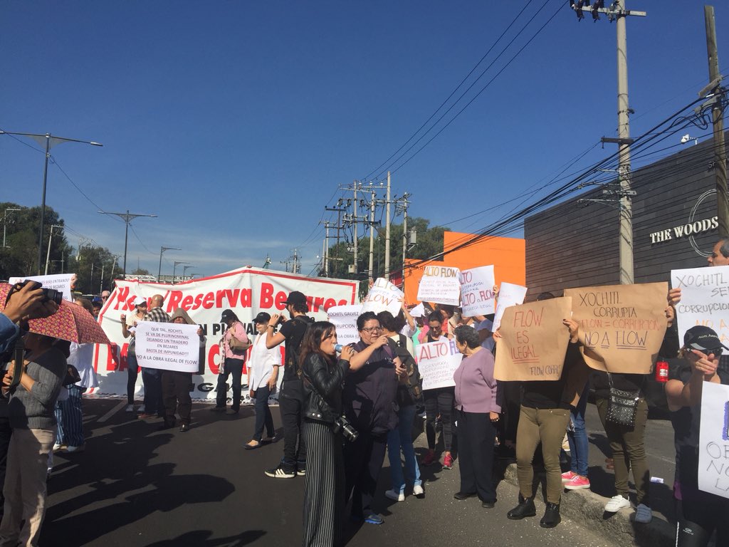 Vecinos_Bezares's tweet photo. #VecinosUnidos #LomasDeBezares #MarchaVsFlow #CarrMexTol2822 es una @ObraChueca #ObraIrregular que la autoridad no detiene, ¿por qué? @XochitlGalvez @Felipe_CDMX @seduviCDMX #NoALaCorrupcion #30May #TCADF #SuspendanFlow https://t.co/3lDC1CcJvx