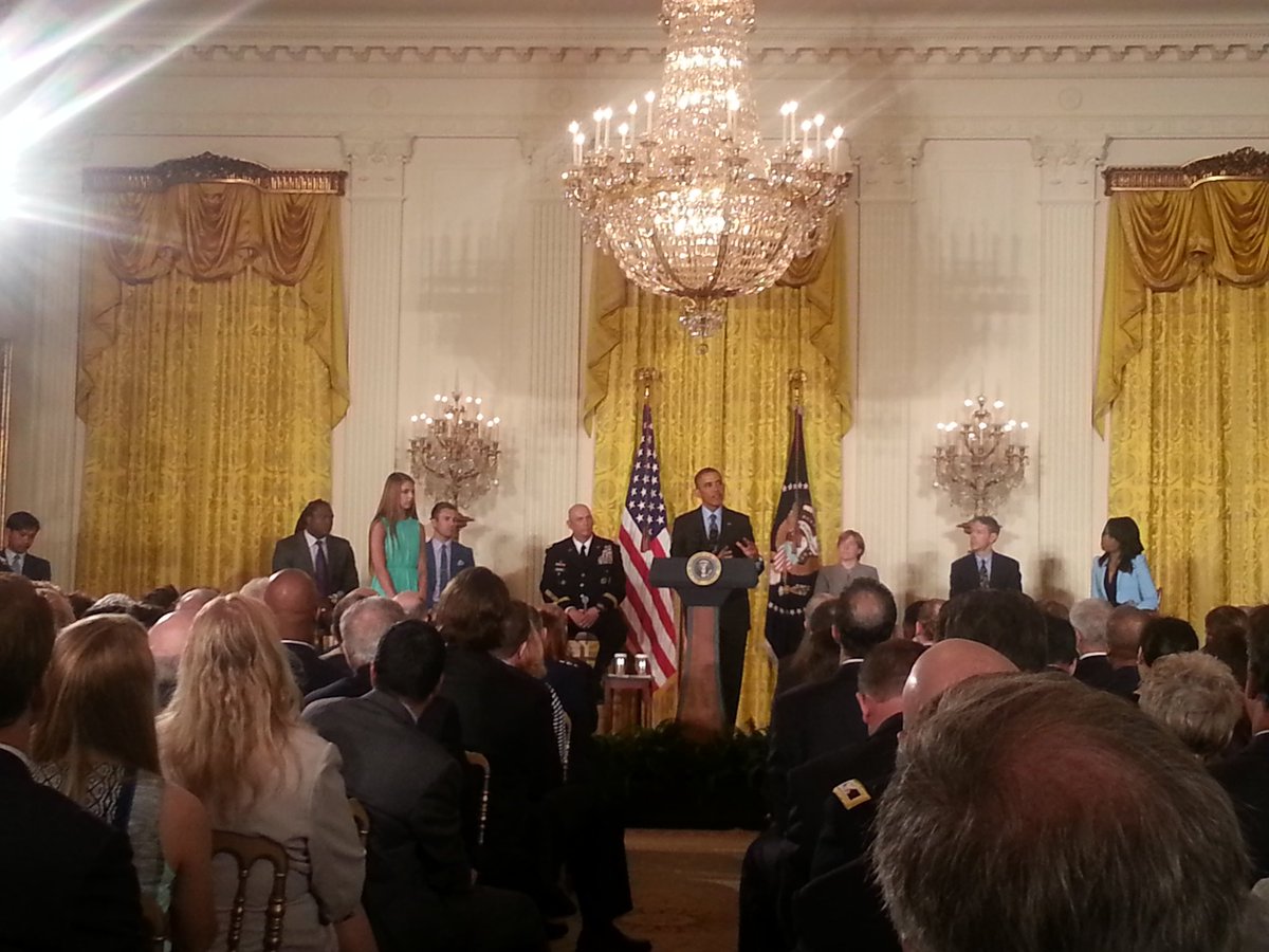 griz1's tweet photo. Hard to believe 4 years ago was at @WhiteHouse to hear @BarackObama announce our @UCLA @TheSteveTisch #BrainSPORT Program! @CareConsortium @UCLAHealth @UCLAMCH @UCLAHealthNews @UCLASemelFriend @cjohnucla @meeryo @ElainePSchmidt #BrainHealth #WorkBeingDone
https://t.co/if0pVW3lOy https://t.co/EBOq06HSri