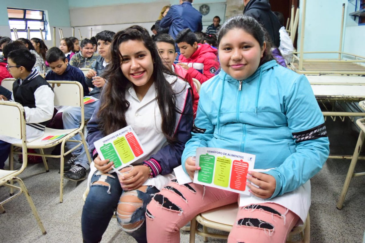 #Ley9001 #KioscosSaludables 
🍎Hoy visitamos la Esc. Sec. Villa Amalia para continuar con las charlas sobre alimentación saludable.
🍎Fuimos muy bien recibidos por los profesores y alumnos de esa hermosa escuela.
🍎Ofrecimos a los chicos frutas, cereales y yogures para desayunar