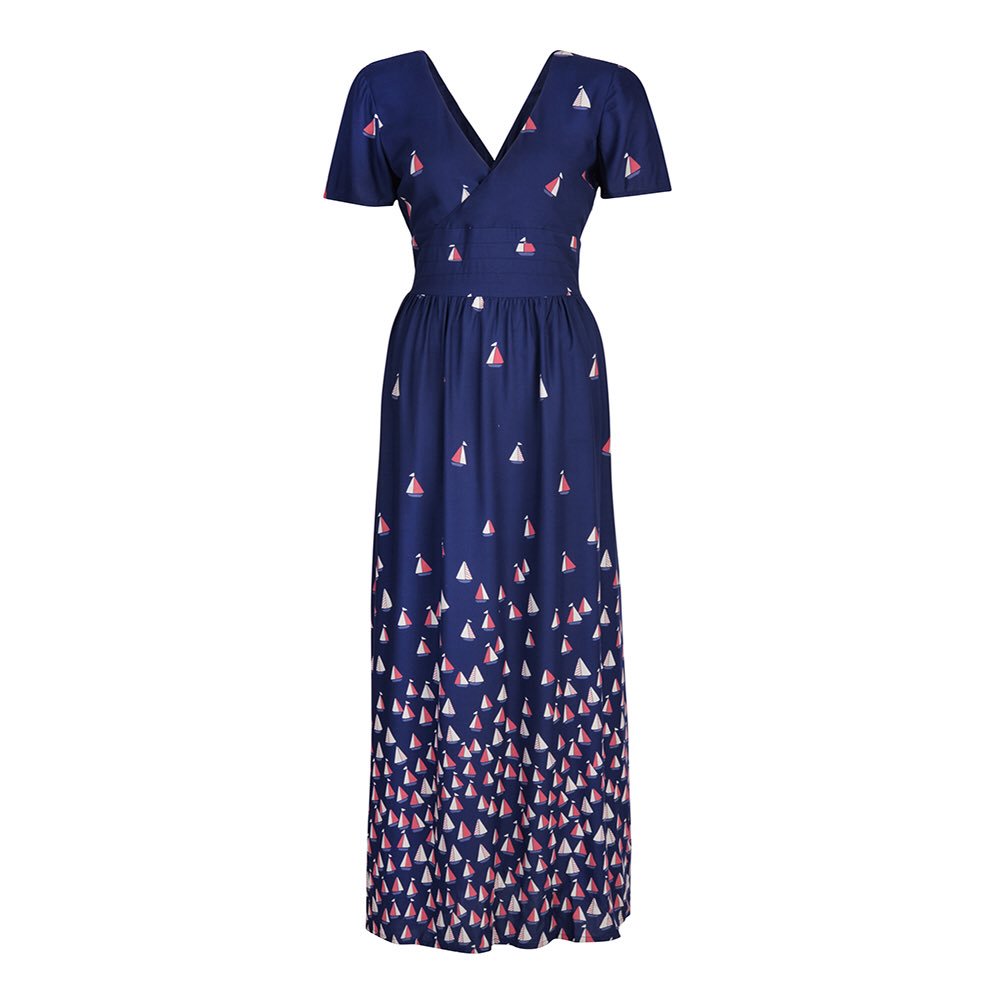 Fever_London's tweet photo. You can’t get through summer without at least one maxi dress in your wardrobe... #maxidress #maxistyle #newcollection #SS18 #feverlondon https://t.co/LiLcPhC7QG