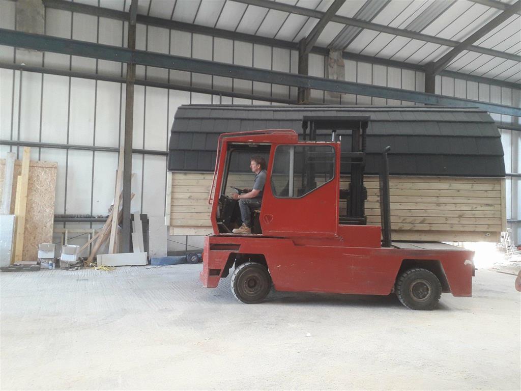 LogCabinsSW's tweet image. The toilet block has now been safely delivered to the campsite! #prefab #prefabricated #camping #Glamping