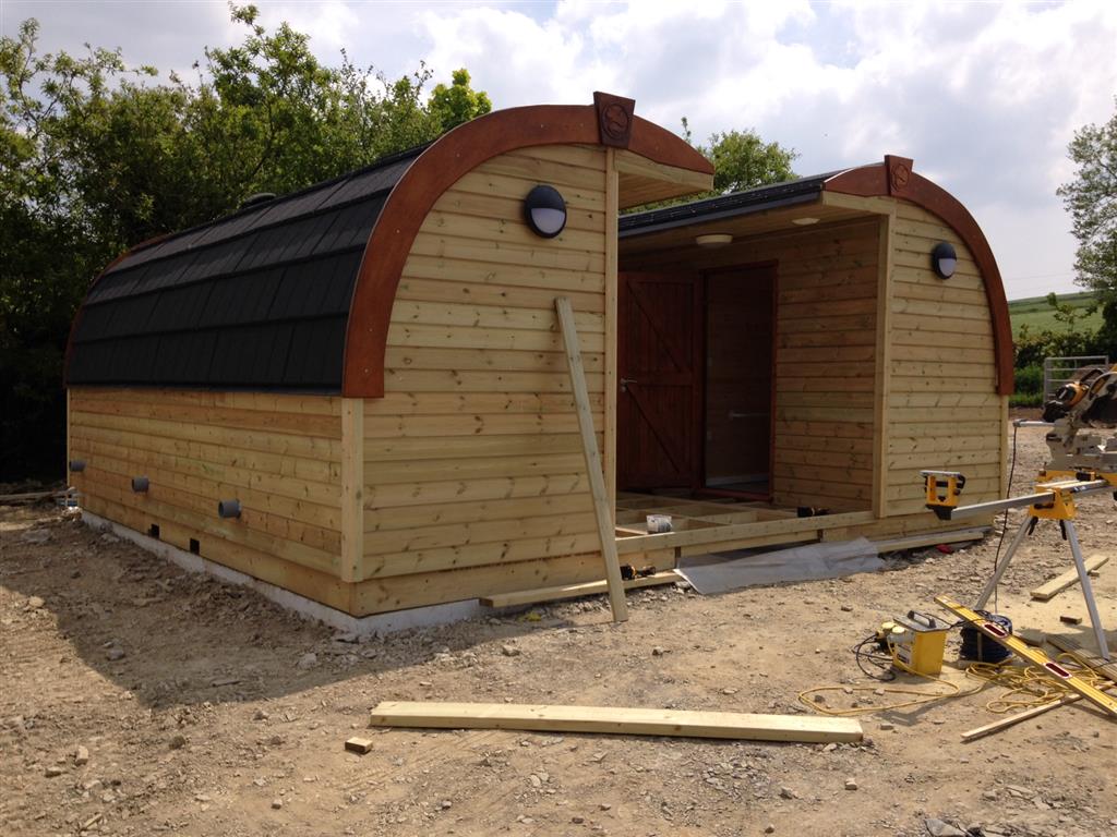 LogCabinsSW's tweet image. The toilet block has now been safely delivered to the campsite! #prefab #prefabricated #camping #Glamping