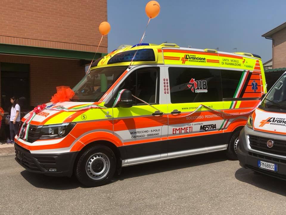 MectraSPA's tweet photo. Inaugurazione di un nuovo mezzo tecnologicamente avanzato per il soccorso pediatrico ed il trasporto neonatale, donato da @MectraSPA e da @Emmeti_spa . In sostegno di chi ha veramente bisogno di aiuto ed assistenza...Noi ci siamo, e voi?
#crocearancione #mectraspa #emmetispa https://t.co/le0oNiAWOl