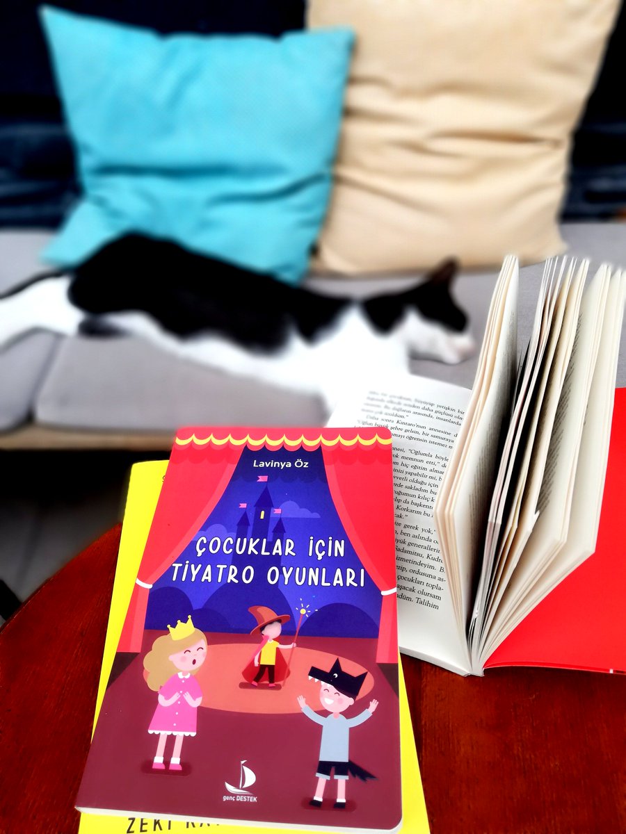 Öğrencilere ve öğretmenlere ilham kaynağı olması dileğiyle...
***
Işık...
Perde!

Lavinya Öz / ÇOCUKLAR İÇİN TİYATRO OYUNLARI
#DestekMedyaGrubu #GençDestek #DestekDükkan 📚
destekdukkan.com üzerinden %40 indirimli temin edebilirsiniz...