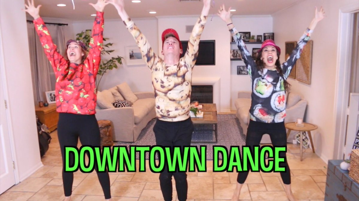Iveslo21's tweet photo. MORE SASSY DANCES PLEASEEEEEEEEEEE!!!!!!!!!!!! @ColleenB123 @Korsoto 😆 https://t.co/fM9jWYAzdo