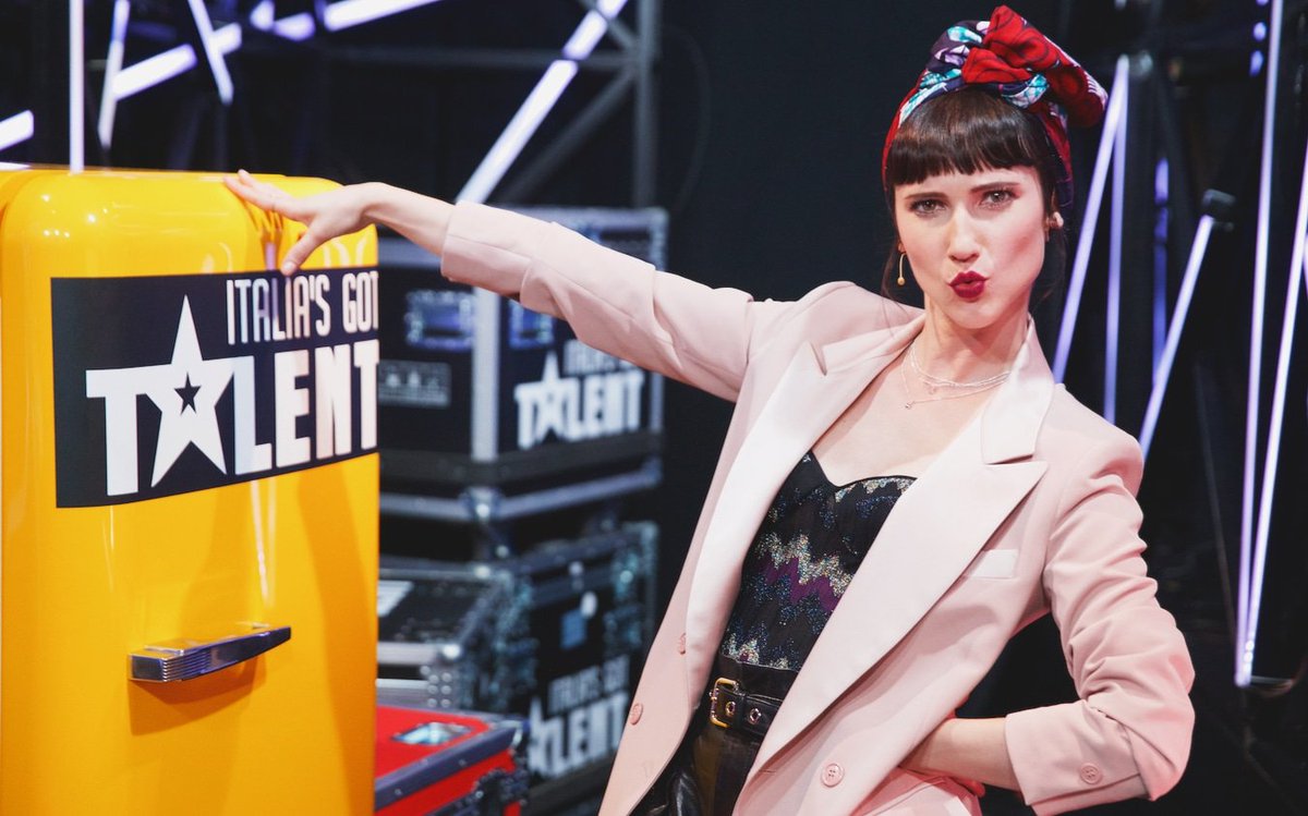 lodocomello's tweet image. Prontissssssima per questa giornata di audition anconetana!! 🛎🎉🎊🎉🎊 
ANCONA SEI BELLA UN BEL PÓ! 
@IGT_official