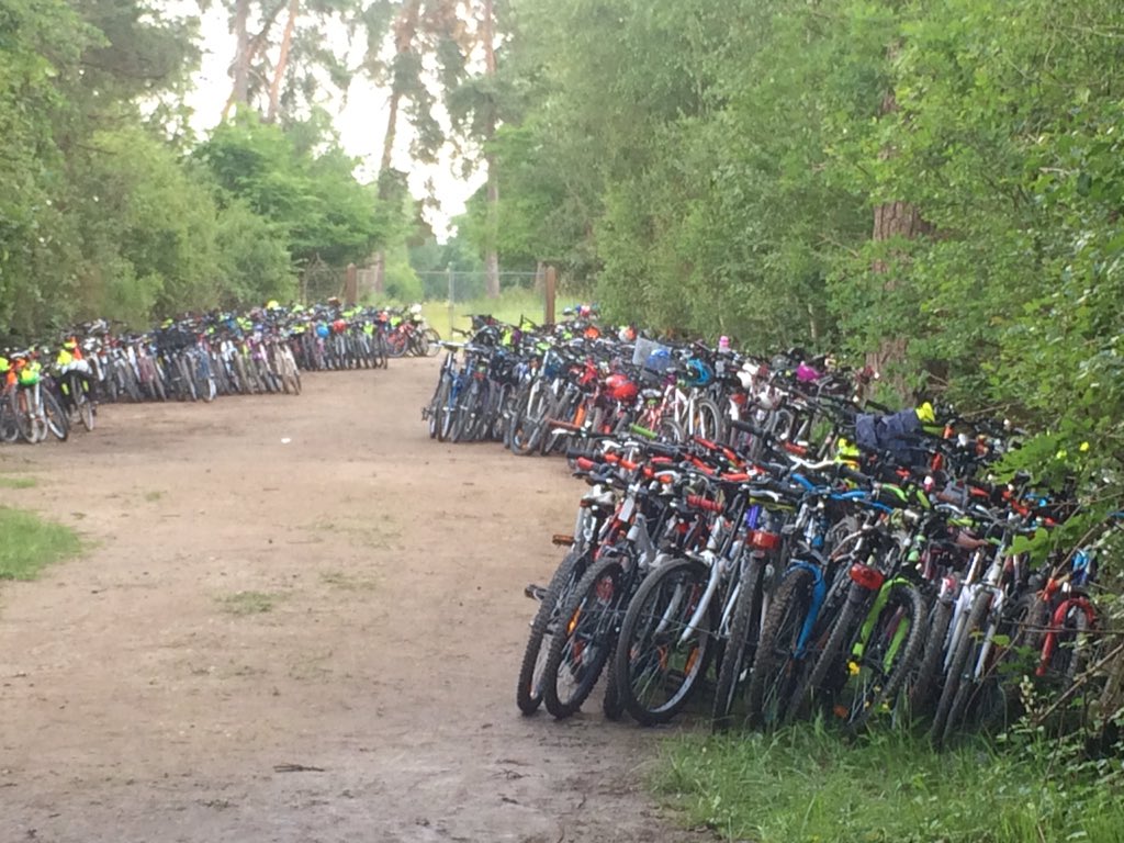 Étape régionale du P'tit tour USEP, plus de 1000 écoliers rassemblés à chambord (41) pour partager l'aventure de l'étoile cyclo <a href="/useploiretcher/">USEP41</a> <a href="/USEP__37/">USEP Indre-et-Loire</a> <a href="/usepnationale/">USEP nationale</a>