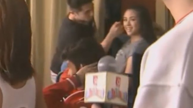 dxntplay's tweet photo. Magkatabi nga sila tapos biglang nawala si Kisses after lumingon ni Donny kay Markus kaya hinanap hahaha 

#DonKiss https://t.co/JQvBz5FVnt