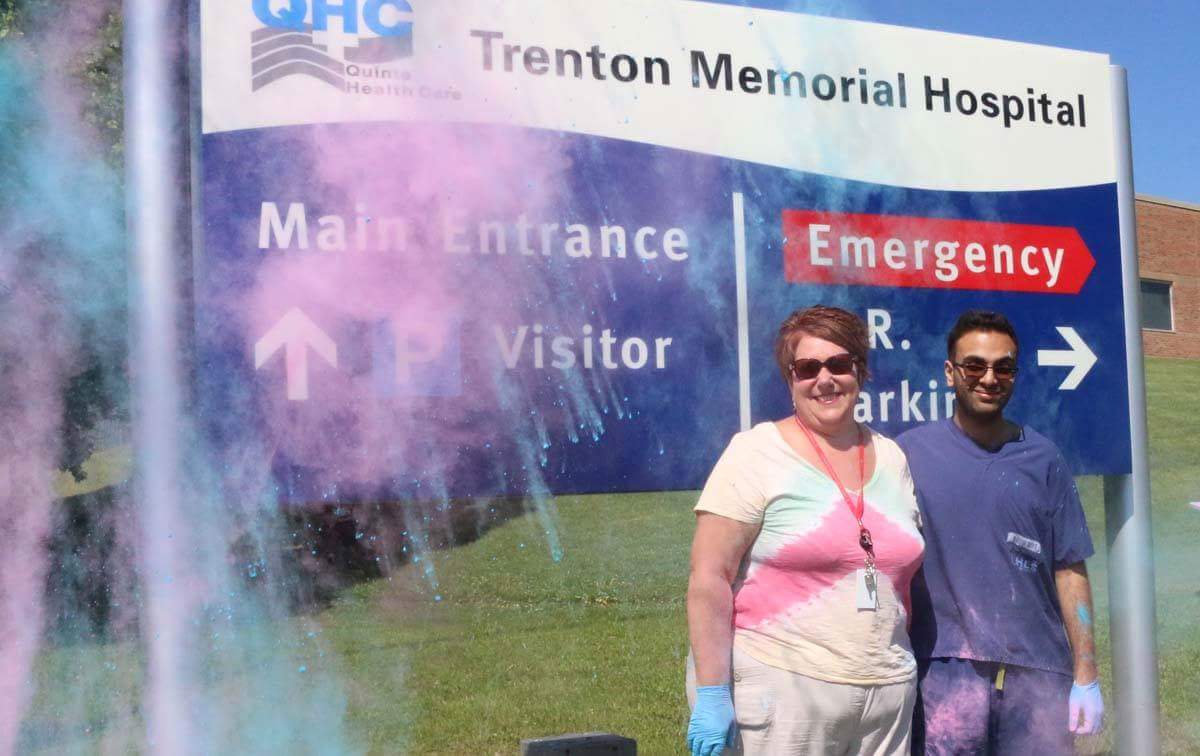 docsbythebay's tweet photo. Happy to have one of our #ermep Community Week Med students from @uOttawa join us for the Colour Run to support @TMHFoundation. Thanks @thstigersathlet @SPCSSFalcons https://t.co/ecoe2Vcr68 https://t.co/2VuNZui96I