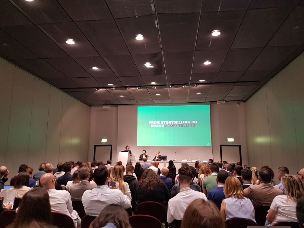 Reply_ITA's tweet photo. #LikeReply e @bitmama insieme al #NetcommForum2018 per illustrare il mondo #Amazon: il nuovo motore di ricerca e canale media con cui dare visibilità al brand e rafforzarne la presenza online. #ecommerce #NetcommForum https://t.co/SDM4yk6Ca8